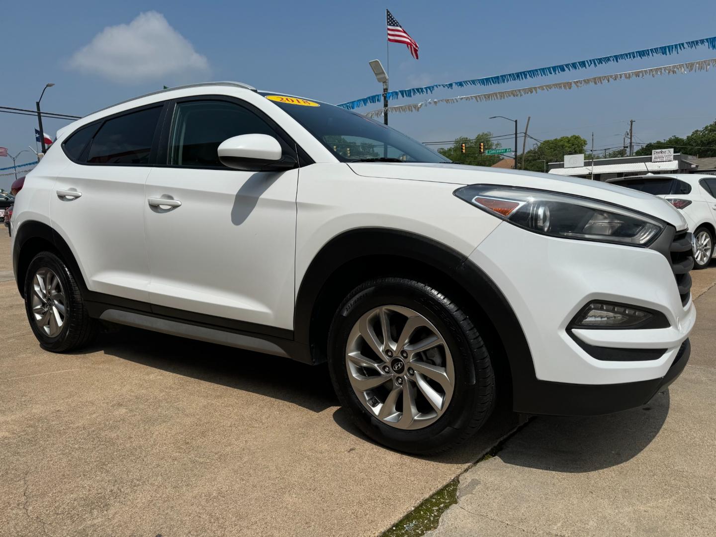 2018 WHITE HYUNDAI TUCSON BASE; SPORT; (KM8J33A40JU) , located at 5900 E. Lancaster Ave., Fort Worth, TX, 76112, (817) 457-5456, 0.000000, 0.000000 - Photo#3